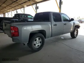 2007 Chevrolet Silverado 1500 LTZ with VIN 2GCFK13Y471505534, listed as a Copart auction lot 64821524 with 215,107 mi miles and Salvage Title. Bid and sale history available at carsss.com. Image 3.