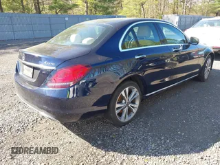 2020 Mercedes-Benz C 300 z VIN WDDWF8EB9LR561644, wystawiony jako IAAI lot #42129327 z przebiegiem 31 033 mil mil oraz . Historia ofert i sprzedaży dostępna na DreamBid. Obrazek 4.