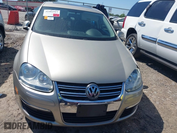 2006 Volkswagen Jetta Sedan 2.5L with VIN 3VWSG71K46M798471, listed as a IAAI auction lot 41982917 with 32,389 mi miles. Bid and sale history available at carsss.com. Image 12.