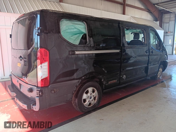 2018 Ford Transit Passenger XL z VIN 1FBZX2YG9JKA79775, wystawiony jako Copart lot #60044743 z przebiegiem 57 404 mil mil oraz Szkoda całkowita • Salvage title. Historia ofert i sprzedaży dostępna na DreamBid. Obrazek 3.