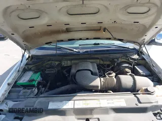 2000 Ford F-150 XL z VIN 1FTRX17W0YNB25467, wystawiony jako IAAI lot #42474329 z przebiegiem Nie podano mil oraz . Historia ofert i sprzedaży dostępna na DreamBid. Obrazek 10.