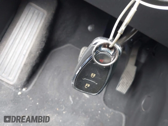 2020 Chevrolet Equinox LT with VIN 2GNAXKEV8L6217296, listed as a IAAI auction lot 42082139 with 61,305 mi miles and . Bid and sale history available at DreamBid. Image 11.