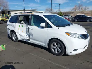 2012 Toyota Sienna LE AAS with VIN 5TDKK3DCXCS276325, listed as a IAAI auction lot 41791385 with 133,635 mi miles. Bid and sale history available at carsss.com. Image 1.