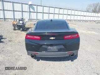 2017 Chevrolet Camaro 2LT z VIN 1G1FD1RSXH0141137, wystawiony jako IAAI lot #41835099 z przebiegiem 102 209 mil mil oraz . Historia ofert i sprzedaży dostępna na DreamBid. Obrazek 17.