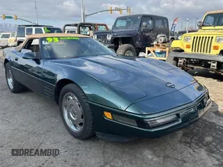 1993 Chevrolet Corvette z VIN 1G1YY33P2P5108423, wystawiony jako Copart lot #88953215 z przebiegiem 64 473 mil mil oraz Czysty tytuł • Clean title. Historia ofert i sprzedaży dostępna na DreamBid. Obrazek 1.