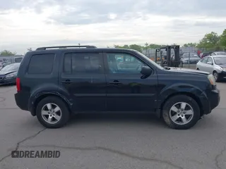 2011 Honda Pilot EX-L with VIN 5FNYF4H61BB078003, listed as a IAAI auction lot 42181724 with 327,236 mi miles and . Bid and sale history available at carsss.com. Image 13.