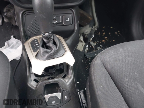 2017 Jeep Renegade Sport with VIN ZACCJAAB0HPE75735, listed as a IAAI auction lot 42420911 with 57,420 mi miles and . Bid and sale history available at DreamBid. Image 6.