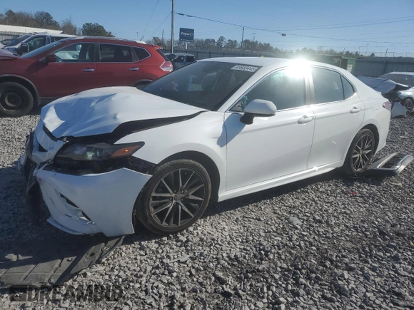 2021 Toyota Camry SE Nightshade with VIN 4T1G11AK0MU583844, listed as a Copart auction lot 45933445 with 66,547 mi miles and Salvage Title. Bid and sale history available at carsss.com. Image 1.
