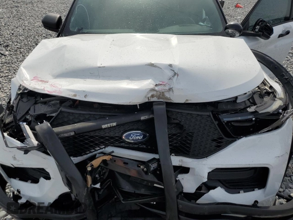 2021 Ford Police Interceptor Utility z VIN 1FM5K8AW2MNA14746, wystawiony jako Copart lot #50675495 z przebiegiem Nie podano mil oraz Nie do naprawy • Non repairable. Historia ofert i sprzedaży dostępna na DreamBid. Obrazek 12.