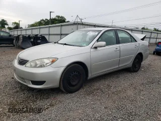 2005 Toyota Camry STD z VIN 4T1BE32K15U097148, wystawiony jako Copart lot #58574185 z przebiegiem 201 175 mil mil oraz Szkoda całkowita • Salvage title. Historia ofert i sprzedaży dostępna na DreamBid. Obrazek 1.