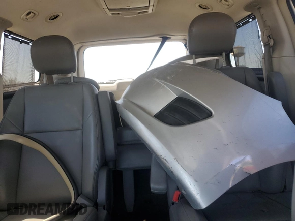 2011 Volkswagen Routan SE with VIN 2V4RW3DG0BR621820, listed as a Copart auction lot 87670825 with 180,222 mi miles and Salvage title. Bid and sale history available at DreamBid. Image 10.
