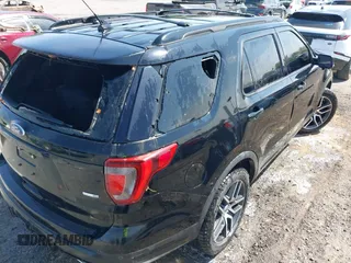2018 Ford Explorer Sport z VIN 1FM5K8GT4JGB51684, wystawiony jako IAAI lot #41898968 z przebiegiem 92 867 mil mil oraz . Historia ofert i sprzedaży dostępna na DreamBid. Obrazek 6.