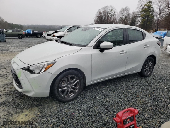 2020 Toyota Yaris Sedan L with VIN 3MYDLBYV9LY715570, listed as a Copart auction lot 45160145 with 61,550 mi miles and Salvage Title. Bid and sale history available at carsss.com. Image 1.
