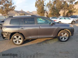 2011 Toyota Highlander Limited with VIN 5TDYK3EH0BS041953, listed as a IAAI auction lot 41429353 with 203,327 mi miles. Bid and sale history available at carsss.com. Image 14.