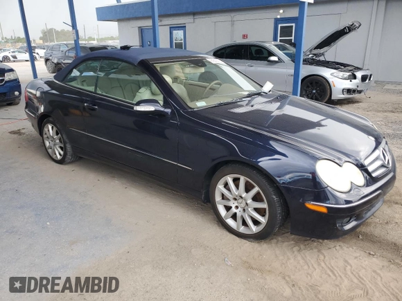 2007 Mercedes-Benz CLK 350 z VIN WDBTK56G87T084620, wystawiony jako Copart lot #61843215 z przebiegiem 92 936 mil mil oraz Czysty tytuł • Clean title. Historia ofert i sprzedaży dostępna na DreamBid. Obrazek 4.