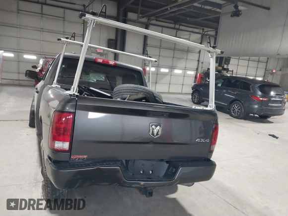 2018 Ram 1500 Express z VIN 1C6RR7KG2JS277259, wystawiony jako IAAI lot #40986520 z przebiegiem 63 916 mil mil oraz . Historia ofert i sprzedaży dostępna na DreamBid. Obrazek 16.