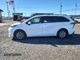 2024 Toyota Sienna LE with VIN 5TDBSKFC9RS138713, listed as a Copart auction lot 43769795 with 10 mi miles and Salvage Title. Bid and sale history available at carsss.com. Image 15.