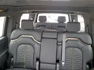 2024 Rivian R1S Adventure z VIN 7PDSGABAXRN035556, wystawiony jako Copart lot #59114065 z przebiegiem 9119 mil mil oraz Szkody całkowita. Historia ofert i sprzedaży dostępna na DreamBid. Obrazek 10.