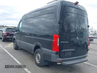 2019 Mercedes-Benz Sprinter Passenger z VIN WDZPF0CD3KP130537, wystawiony jako IAAI lot #42052916 z przebiegiem 192 310 mil mil oraz . Historia ofert i sprzedaży dostępna na DreamBid. Obrazek 3.