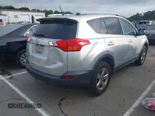 2015 Toyota RAV4 XLE z VIN 2T3WFREV0FW164984, wystawiony jako IAAI lot #42475525 z przebiegiem 265 579 mil mil oraz . Historia ofert i sprzedaży dostępna na DreamBid. Obrazek 4.