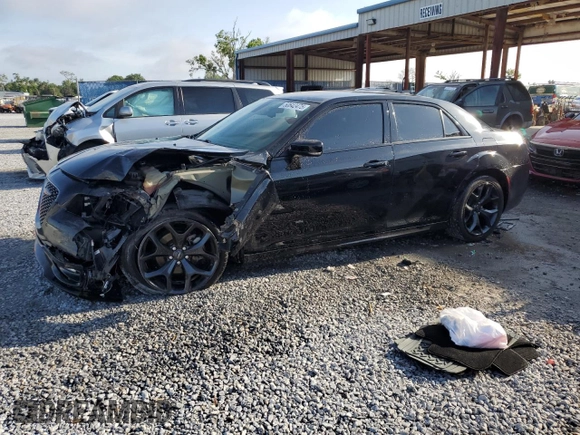 2022 Chrysler 300 Touring L with VIN 2C3CCADG9NH139553, listed as a Copart auction lot 50642475 with 55,895 mi miles and Salvage Title. Bid and sale history available at DreamBid. Image 1.