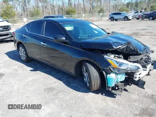 2020 Nissan Altima 2.5 S with VIN 1N4BL4BVXLC243162, listed as a IAAI auction lot 41449528 with 88,815 mi miles. Bid and sale history available at carsss.com. Image 1.