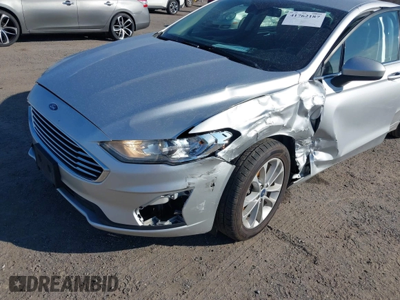 2019 Ford Fusion SE with VIN 3FA6P0HD7KR183757, listed as a IAAI auction lot 41762187 with 120,347 mi miles. Bid and sale history available at carsss.com. Image 6.