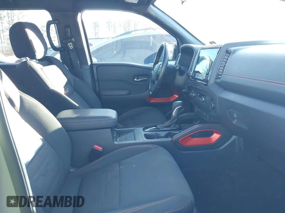 2022 Nissan Frontier SV z VIN 1N6ED1EJ0NN629038, wystawiony jako IAAI lot #41313351 z przebiegiem 98 234 mil mil oraz . Historia ofert i sprzedaży dostępna na DreamBid. Obrazek 5.