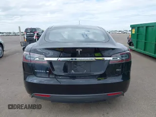 2016 Tesla Model S 90D с VIN 5YJSA1E27GF129855, выставлен на аукционе IAAI как лот 42282536 с пробегом 92 050 миль миль и . История ставок и продаж доступна на DreamBid. Изображение 16.