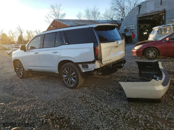 2022 Cadillac Escalade Sport Platinum with VIN 1GYS4GKL9NR313610, listed as a Copart auction lot 83071824 with 21,282 mi miles and Salvage Title. Bid and sale history available at carsss.com. Image 2.