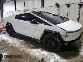 2024 Tesla Cybertruck z VIN 7G2CEHED7RA019582, wystawiony jako Copart lot #87906725 z przebiegiem Nie podano mil oraz Szkoda całkowita • Salvage title. Historia ofert i sprzedaży dostępna na DreamBid. Obrazek 4.