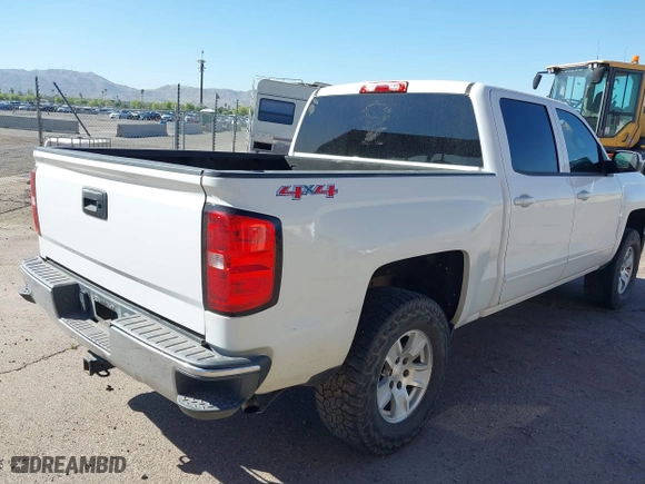 2015 Chevrolet Silverado 1500 LT with VIN 3GCUKREH3FG383502, listed as a IAAI auction lot 41946198 with 170,933 mi miles. Bid and sale history available at carsss.com. Image 4.