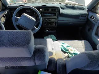 1993 Dodge Spirit z VIN 1B3XA46K0PF638477, wystawiony jako Copart lot #75710534 z przebiegiem 50 637 mil mil oraz Szkody całkowita. Historia ofert i sprzedaży dostępna na DreamBid. Obrazek 8.