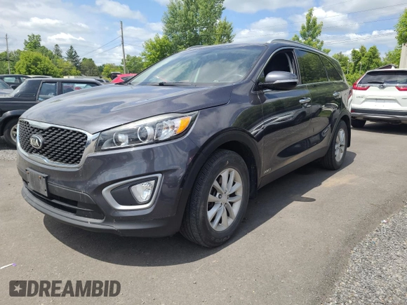 2016 Kia Sorento LX Turbo z VIN 5XYPGDA11GG055411, wystawiony jako Copart lot #61179755 z przebiegiem 185 629 mil mil oraz Czysty tytuł • Clean title. Historia ofert i sprzedaży dostępna na DreamBid. Obrazek 2.