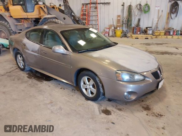 2007 Pontiac Grand Prix with VIN 2G2WP552671116867, listed as a IAAI auction lot 41988243 with 167,173 mi miles. Bid and sale history available at carsss.com. Image 1.