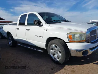 2006 Dodge 1500 SLT with VIN 1D7HA18N86S602217, listed as a IAAI auction lot 42067146 with 200,017 mi miles. Bid and sale history available at carsss.com. Image 1.