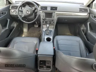 2017 Volkswagen Passat SE z VIN 1VWBT7A34HC005632, wystawiony jako Copart lot #54880335 z przebiegiem 67 425 mil mil oraz Szkoda całkowita • Salvage title. Historia ofert i sprzedaży dostępna na DreamBid. Obrazek 8.