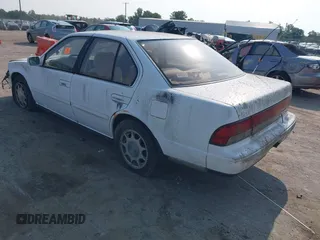 1993 Nissan Maxima с VIN JN1HJ01F2PT074762, выставлен на аукционе IAAI как лот 42416489 с пробегом 205 430 миль миль и . История ставок и продаж доступна на DreamBid. Изображение 3.