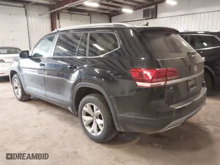 2018 Volkswagen Atlas 3.6L V6 SE with VIN 1V2LR2CA8JC513109, listed as a IAAI auction lot 41820598 with 69,532 mi miles. Bid and sale history available at carsss.com. Image 3.