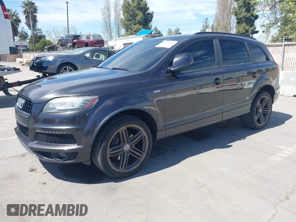 2012 Audi Q7 3.0T S line with VIN WA1DGAFEXCD009172, listed as a IAAI auction lot 42029533 with 105,815 mi miles. Bid and sale history available at carsss.com. Image 2.
