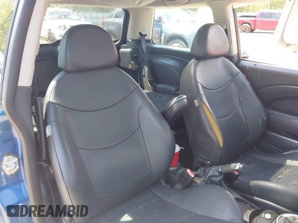 2006 MINI Hardtop with VIN WMWRC33596TJ75357, listed as a IAAI auction lot 42016124 with Not Provided miles and . Bid and sale history available at DreamBid. Image 8.