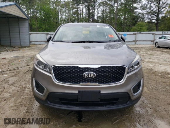 2018 Kia Sorento LX z VIN 5XYPG4A31JG345348, wystawiony jako Copart lot #55413455 z przebiegiem 64 868 mil mil oraz Szkoda całkowita • Salvage title. Historia ofert i sprzedaży dostępna na DreamBid. Obrazek 5.