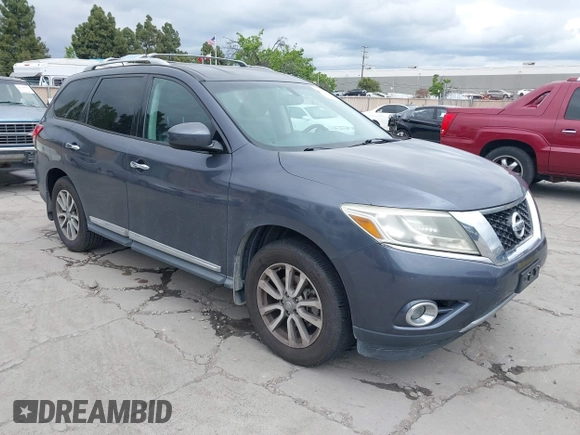 2014 Nissan Pathfinder SV with VIN 5N1AR2MM9EC625565, listed as a IAAI auction lot 42137658 with 163,357 mi miles. Bid and sale history available at carsss.com. Image 1.