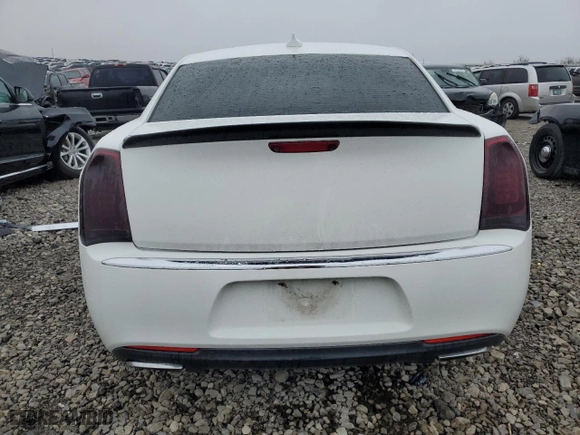 2016 Chrysler 300 Limited with VIN 2C3CCAAG0GH197736, listed as a Copart auction lot 43931785 with 154,443 mi miles and Salvage Title. Bid and sale history available at carsss.com. Image 6.