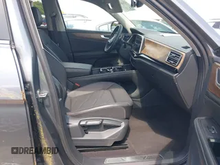 2024 Volkswagen Atlas SE with VIN 1V2HR2CAXRC528423, listed as a IAAI auction lot 42346922 with 38,637 mi miles and . Bid and sale history available at DreamBid. Image 5.
