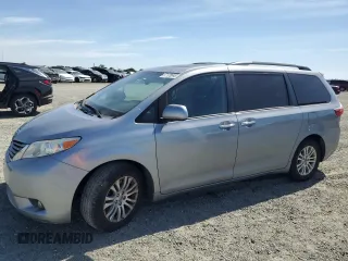 2017 Toyota Sienna XLE Auto Access Seat с VIN 5TDYZ3DC8HS814856, выставлен на аукционе Copart как лот 57128545 с пробегом 145 490 миль миль и Списание • Salvage title. История ставок и продаж доступна на DreamBid. Изображение 1.