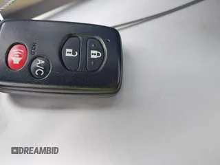 2013 Toyota Prius z VIN JTDKN3DP2D3046775, wystawiony jako IAAI lot #41723012 z przebiegiem 234 306 mil mil oraz . Historia ofert i sprzedaży dostępna na DreamBid. Obrazek 11.