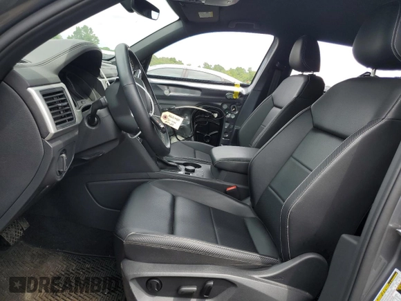 2021 Volkswagen Atlas SE with VIN 1V2LC2CAXMC208572, listed as a Copart auction lot 57548694 with 39,183 mi miles and Salvage title. Bid and sale history available at DreamBid. Image 7.