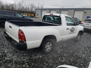 2014 Toyota Tacoma with VIN 5TFNX4CN9EX033710, listed as a Copart auction lot 52618205 with 234,471 mi miles and Clean Title. Bid and sale history available at DreamBid. Image 3.
