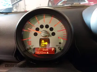 2011 MINI Countryman S z VIN WMWZC3C54BWL78942, wystawiony jako IAAI lot #42345296 z przebiegiem 158 202 mil mil oraz . Historia ofert i sprzedaży dostępna na DreamBid. Obrazek 7.